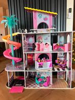 LOL Surprise! poppenhuis + poppetjes, Ophalen, Gebruikt, Poppenhuis