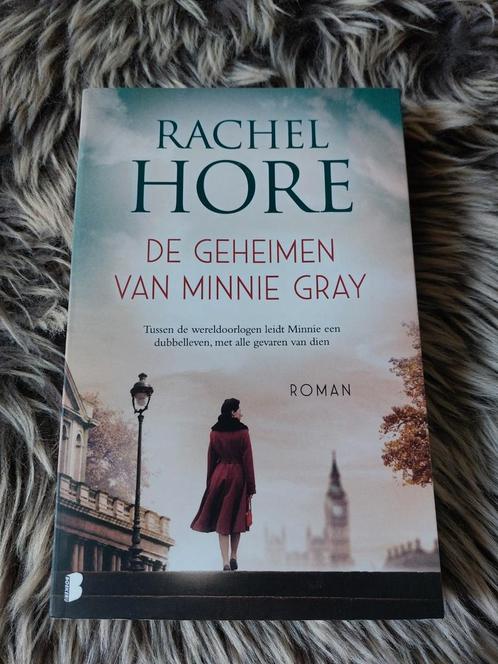 Roman • Rachel Hore - De geheimen van Minnie Gray, Boeken, Romans, Zo goed als nieuw, Ophalen of Verzenden