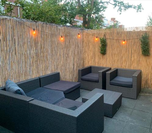 Loungeset hoekbank en twee losse stoelen, Tuin en Terras, Tuinsets en Loungesets, Gebruikt, Loungeset, 6 zitplaatsen, Bijzettafel