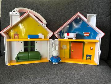 Nijntje speelhuis beschikbaar voor biedingen