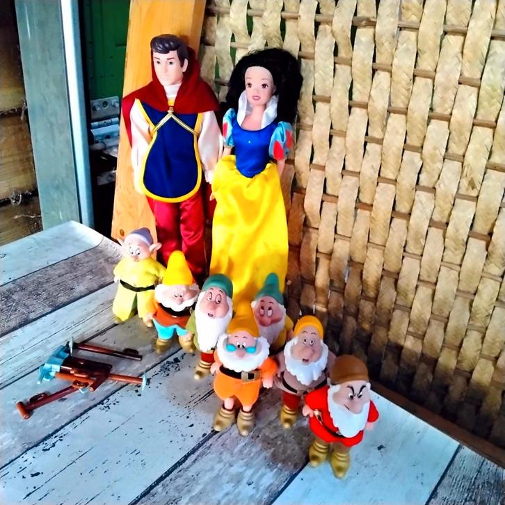 Sneeuwwitje, Prins & 7 Dwergen - Poppen Set, Kinderen en Baby's, Speelgoed | Poppen, Ophalen of Verzenden