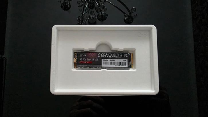 SSD 2TB NVMe 4.0 Gen4 PCIe M.2 slechts een paar maanden oud!, Computers en Software, Harde schijven, Zo goed als nieuw, Desktop