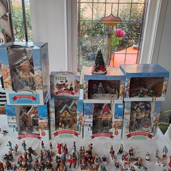 9x dickensville kershuisjes - losse verkoop van €10 tot 20€, Diversen, Kerst, Ophalen of Verzenden