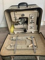 Vintage Vendomatic Naaimachine in Koffer, Hobby en Vrije tijd, Naaimachines en Toebehoren, Ophalen of Verzenden, Gebruikt, Naaimachine