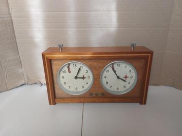 Houten Gardé schaakklok in originele doos. beschikbaar voor biedingen