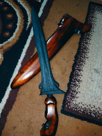 Antieke Keris Karno Tinanding Keleng Sandang Walikat SUW41 beschikbaar voor biedingen