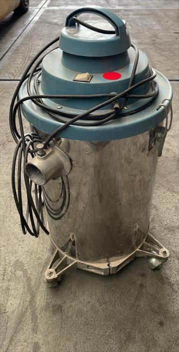 Industriële stofzuiger  beschikbaar voor biedingen