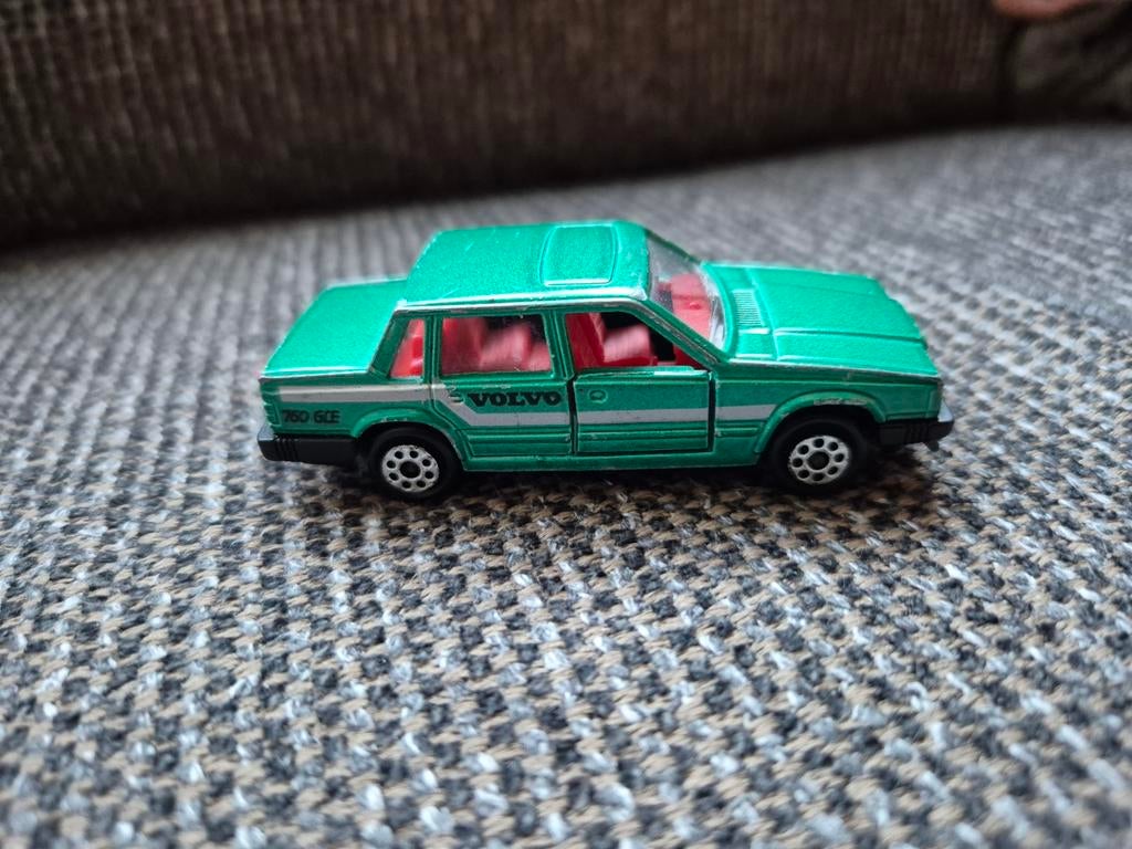 Majorette Volvo 760 GLE - Groen, Ophalen of Verzenden