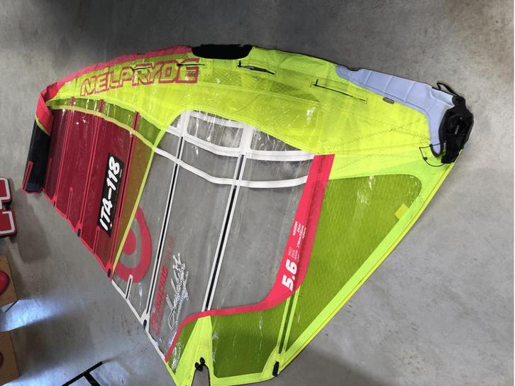 Neilpryde RS Racing EVO 9 5.6, Watersport en Boten, Windsurfen