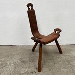 Vintage Spaans driepoot krukje hout-leer brutalisme, Huis en Inrichting, Ophalen, Gebruikt, Onbekend, Onbekend
