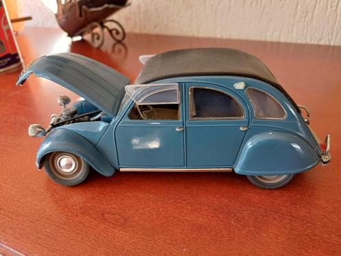 Solido Modelauto 2cv 1:18 Blauw, Hobby en Vrije tijd, Modelauto's | 1:18, Gebruikt, Auto, Solido, Ophalen of Verzenden