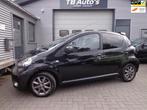 Toyota Aygo 1.0-12V Dynamic Navigator AUTOMAAT / 102.881 KM, Auto's, Euro 5, Stof, Gebruikt, Zwart