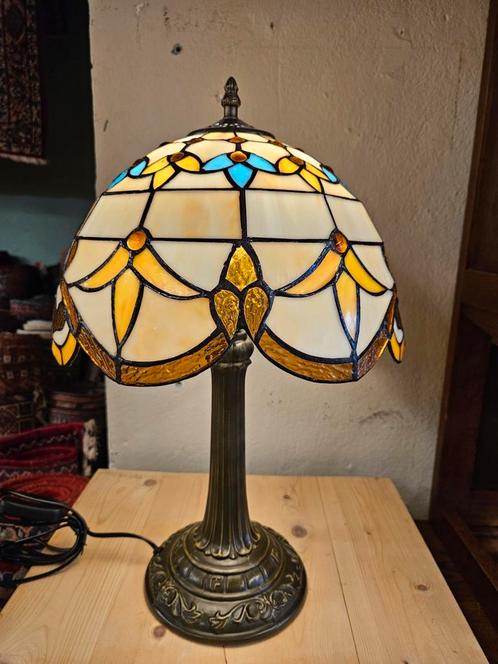 Mooie glas in lood tiffany stijl tafellamp bureaulamp, Huis en Inrichting, Lampen | Tafellampen, Nieuw, Minder dan 50 cm, Glas