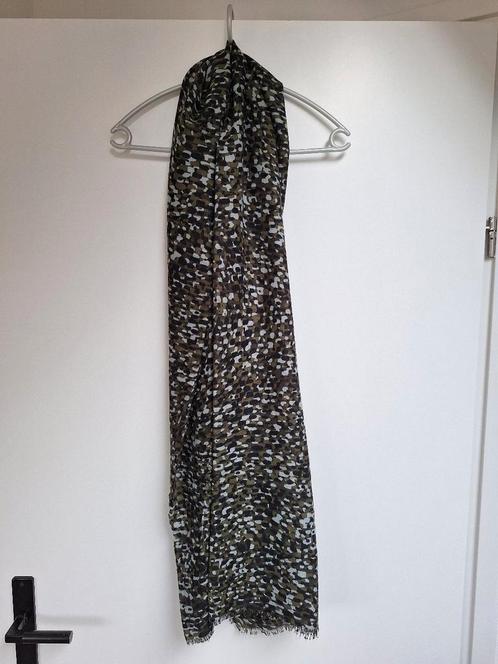 Groene print sjaal Primark, Kleding | Dames, Mutsen, Sjaals en Handschoenen, Gedragen, Sjaal, Ophalen of Verzenden