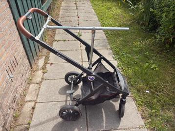 Handige zadelbuggy beschikbaar voor biedingen