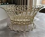 Te koop: Mooie metalen draadmand voor planten, Huis en Inrichting, Overige materialen, Mand, Ophalen of Verzenden, Zo goed als nieuw