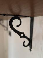 Hoekplank met sierlijke dragers, Ophalen of Verzenden, Zo goed als nieuw