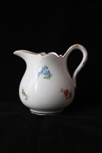 Antiek Meissen melkkan 1850-1924 beschikbaar voor biedingen