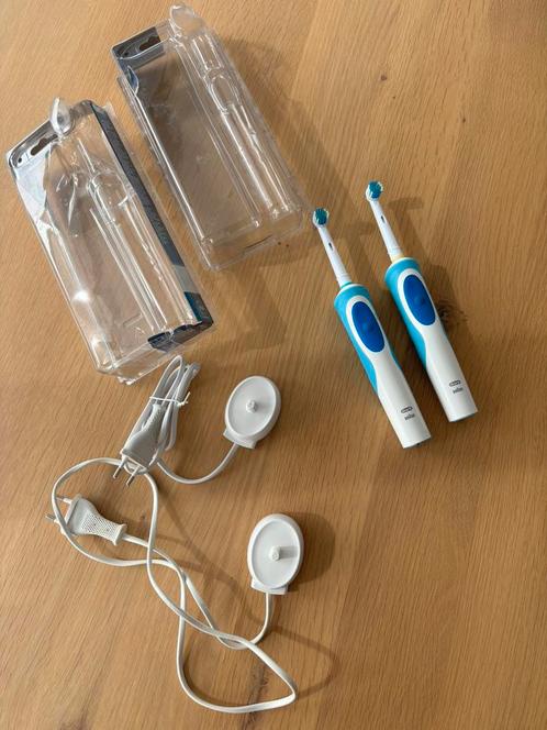 Elektrische tandenborstels 2 stuks Oral B Braun, Sieraden, Tassen en Uiterlijk, Uiterlijk | Mondverzorging, Gebruikt, Tandenborstel