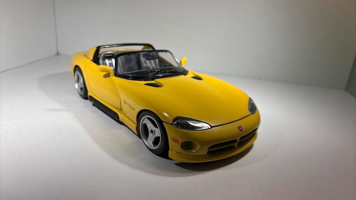 Dodge viper r/t yellow Bburago 1.18, Hobby en Vrije tijd, Modelauto's | 1:18, Zo goed als nieuw, Bburago, Ophalen of Verzenden