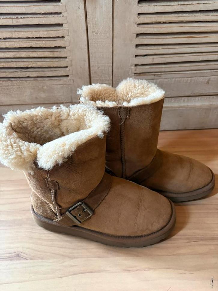 Originele stoere Ugg short boots mt 38, Kleding | Dames, Schoenen, Zo goed als nieuw, Bruin, Ophalen of Verzenden