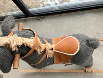 Nette staat hobbelpaardje  beschikbaar voor biedingen