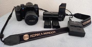 Konica Minolta Dynax 7D camera met 18-70mm, batterij grip beschikbaar voor biedingen