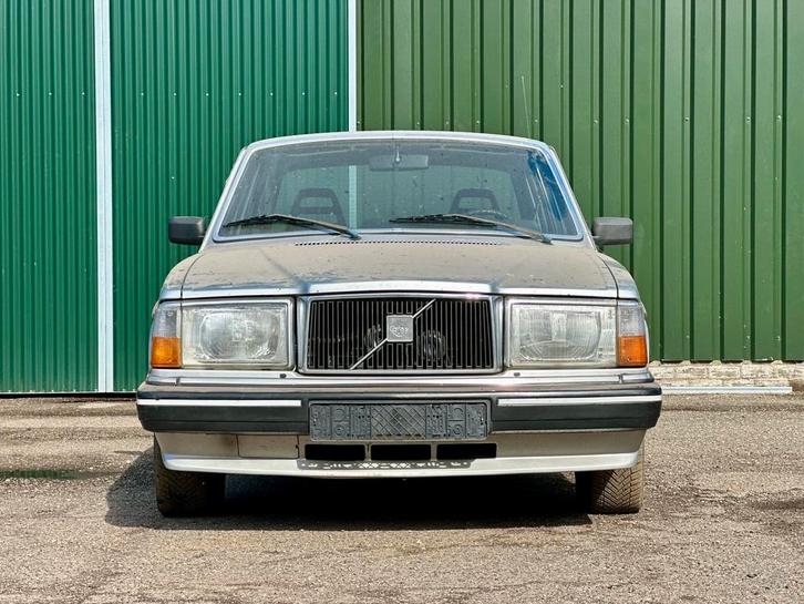 Volvo 240 2.3 GL AUT 1984 Grijs, Auto's, Volvo, Bedrijf, Te koop, Benzine, Sedan, Automaat, Origineel Nederlands, Zilver of Grijs