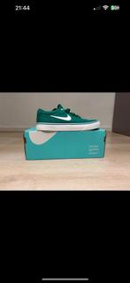 Groene Nike SB Sneakers - Maat 38, Ophalen of Verzenden, Zo goed als nieuw, Overige kleuren, Sneakers of Gympen