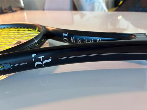 Wilson RF‑01 Pro – 320g – Grip 3 – Like New, Sport en Fitness, Tennis, Zo goed als nieuw, Racket, Wilson, Ophalen of Verzenden