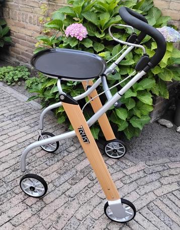  Trust binnen rollator beschikbaar voor biedingen