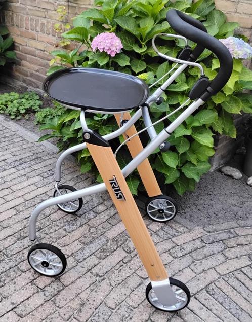 Trust binnen rollator, Diversen, Rollators, Zo goed als nieuw, Lichtgewicht, Opvouwbaar, Ophalen