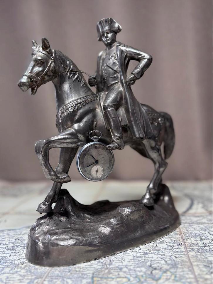 Antiek Napoleon Ruiterbeeld Horlogehouder, Laat 19e Eeuw, Antiek en Kunst, Kunst | Beelden en Houtsnijwerken, Ophalen of Verzenden