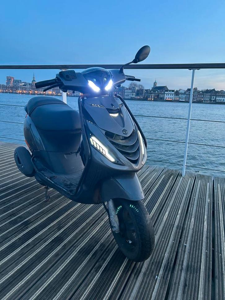 Piaggo zip iget 4t, Fietsen en Brommers, Scooters | Piaggio, Zo goed als nieuw, Zip, Benzine, Ophalen