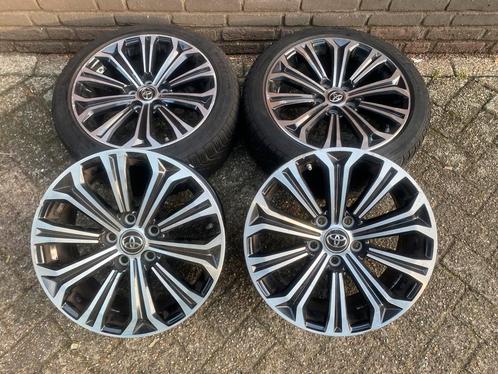 Toyota Corolla Hybride 17 inch velgen wielen winterbanden, Auto-onderdelen, Banden en Velgen, Banden en Velgen, Winterbanden, 17 inch