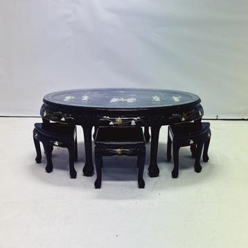 Chinese Salontafel met Krukken beschikbaar voor biedingen