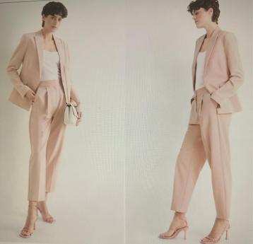 Zachtroze pak maat 46 in splinternieuw, niet gedragen beschikbaar voor biedingen