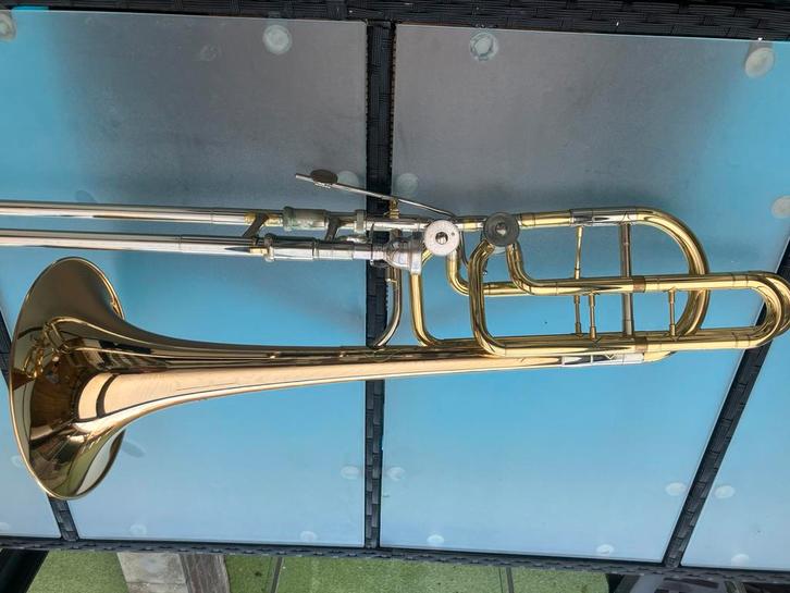 Bastrombone Trebouchet - compleet en klaar om mee te spelen!, Muziek en Instrumenten, Blaasinstrumenten | Trombones, Zo goed als nieuw