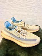 Adidas Yeezy Linen maat 42, Kleding | Heren, Schoenen, Ophalen of Verzenden, Zo goed als nieuw, Overige kleuren