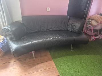 Leren bank halfrond zwart  beschikbaar voor biedingen