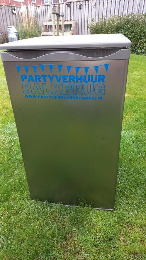 CAMPINGKOELKAST HUREN BALKBRUG, OMMEN  HARDENBERG., Caravans en Kamperen, Koelboxen, Zo goed als nieuw, Koelbox, Elektrisch, Ophalen of Verzenden