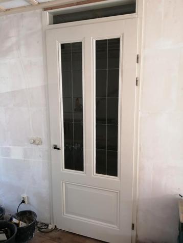 2 stuks binnendeur ( opdek ) te koop. beschikbaar voor biedingen