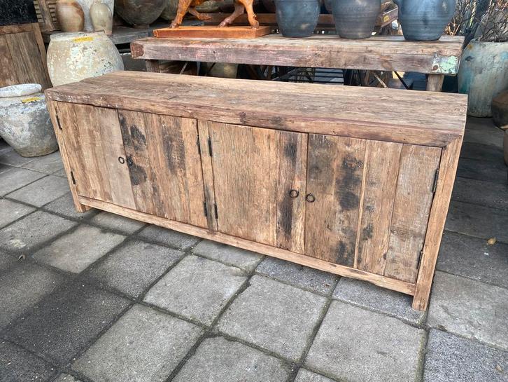 Robuust dressoir van Old Wood., Huis en Inrichting, Kasten | Dressoirs, Nieuw, 150 tot 200 cm, 25 tot 50 cm, Met deur(en), Met plank(en)