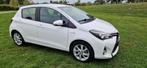Toyota Yaris 1.5 Full Hybrid / Automaat / Camera / Navigatie, Auto's, 74 pk, 4 cilinders, Wit, Electronic Stability Program (ESP)