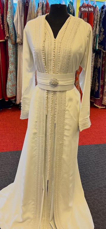 Takchitas, takshita, lebsa, kaftan te koop beschikbaar voor biedingen