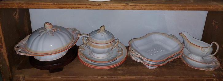 Petrus Regout servies, wit met zalm oranje., Antiek en Kunst, Antiek | Servies los, Ophalen