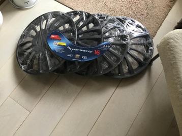 Sierdoppen SPLINTERNIEUW 16 inch 4 stuks beschikbaar voor biedingen