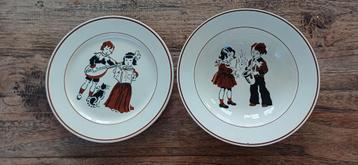 societe ceramique maestricht 2 kinderbordjes muzikanten  beschikbaar voor biedingen