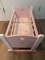 Roze houten poppenwiegje, Ophalen of Verzenden, Zo goed als nieuw, Poppenhuis