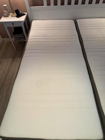 Ikea Hemnes bed 180x200 +verstelbare Auping en matrassen - afbeelding 4
